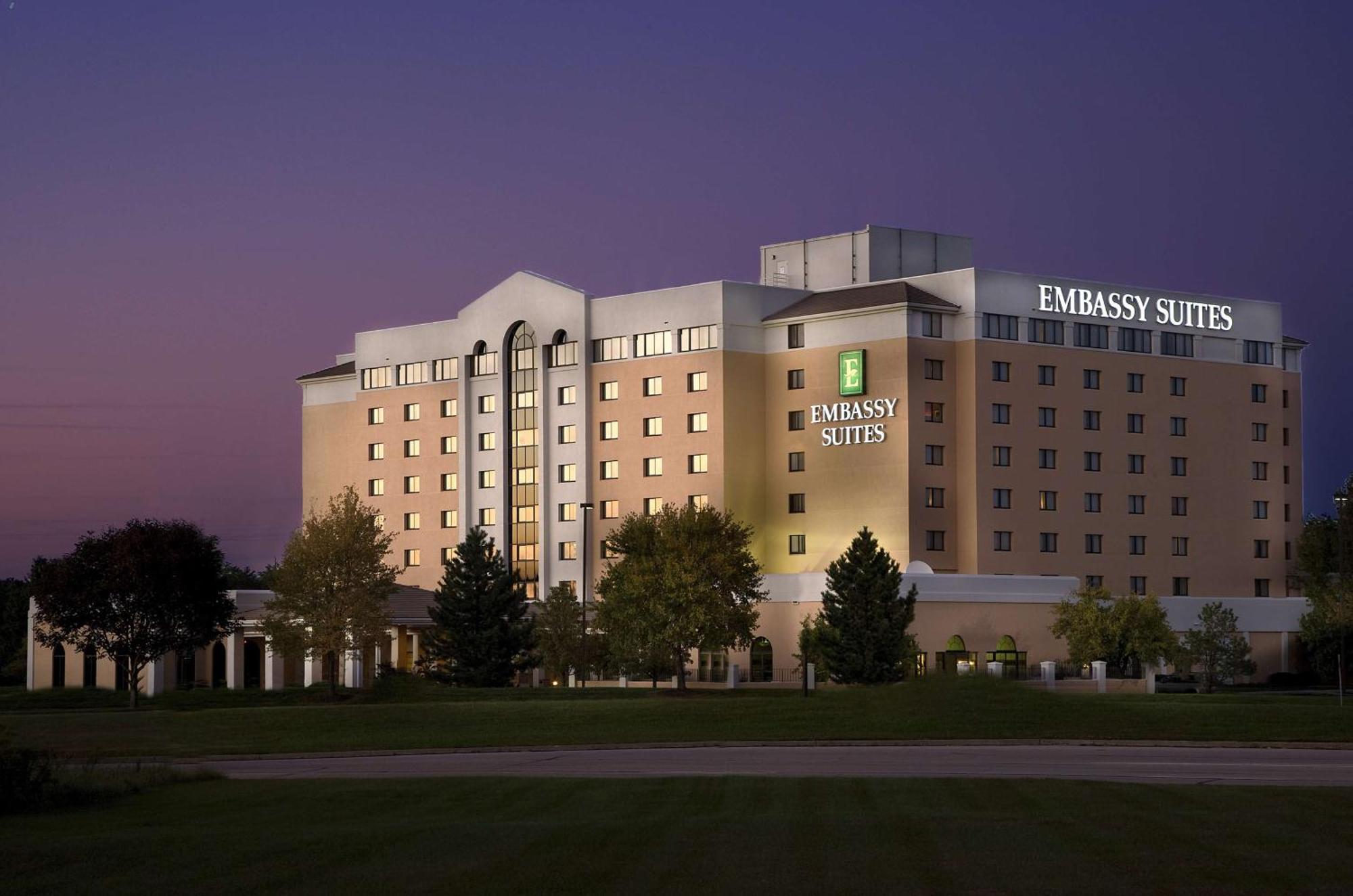 Embassy Suites By Hilton Kansas City International Airport Exterior photo